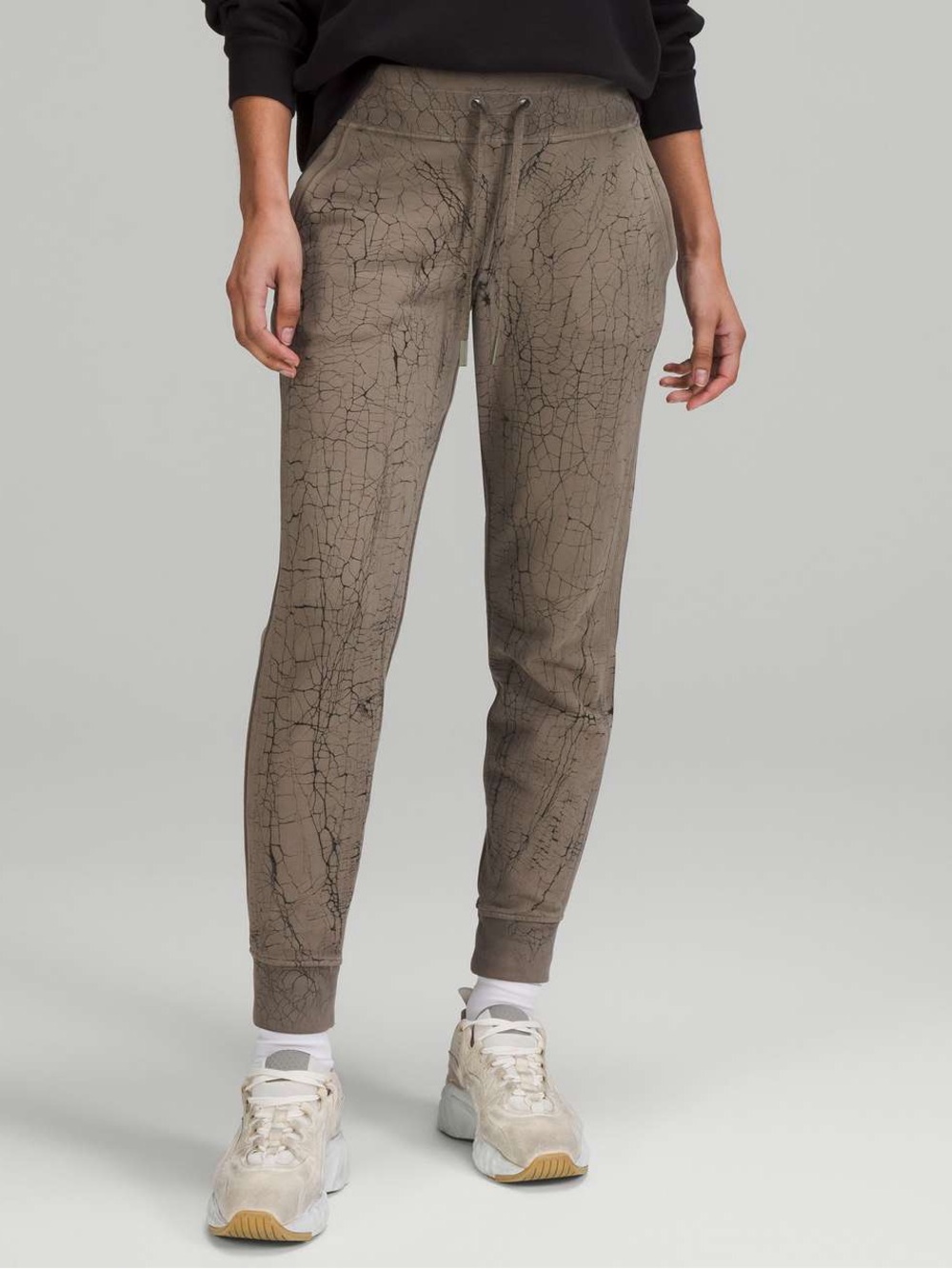 020. Lululemon Warm Down Jogger *7/8 Length Thread Dye Rover Black Brown size 6